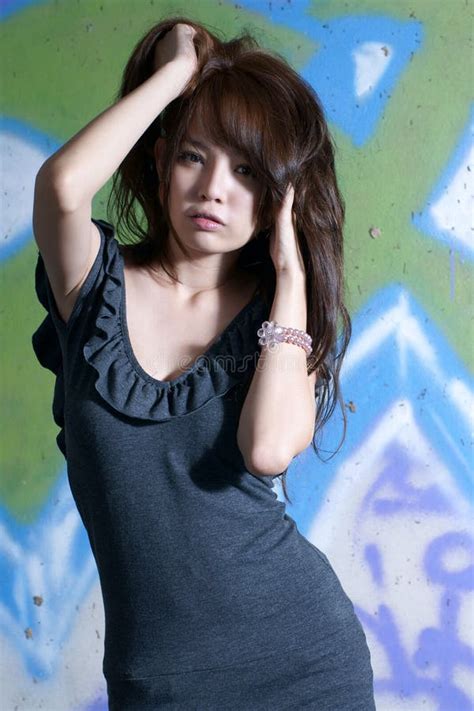 Fille Asiatique Sexy Image Stock Image Du Poteau Bikini