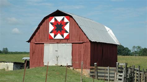 The Story Behind Alabama's Barn Quilt Trail | Southern Living