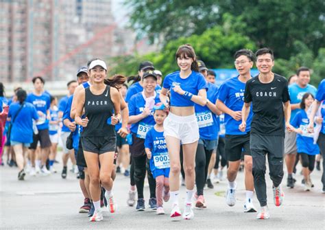 【賽事】路跑大使 Yuri 陳怡叡領跑 4k 組 「汗」萬名跑者暢玩最 High 藍色派對 文章 運動筆記