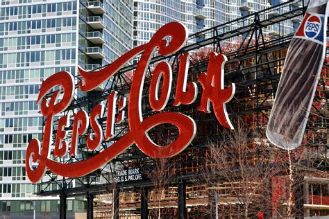 Pepsi-Cola sign, Gantry Plaza State Park, NYC | Pepsi, New york photos