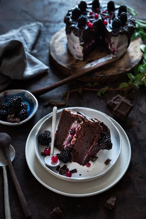 Naked Cake Al Cioccolato Crema Di Ricotta E Composta Ai Frutti Di Bosco