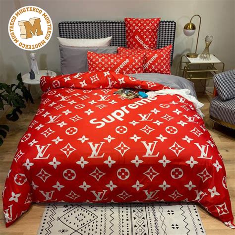 Louis Vuitton X Supreme In Signature Red Monogram Background Comforter Bedding Set Mugteeco