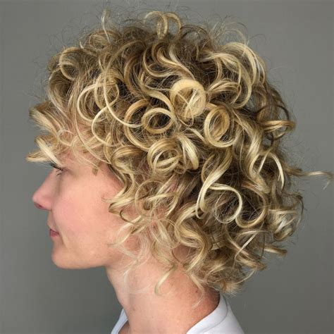 60 Most Delightful Short Wavy Hairstyles For 2024 Short Wavy Hair Short Wavy Haircuts Wavy