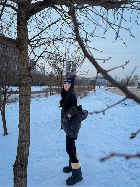 Ngh S Vi T U Trend Ch P Tr I Tuy T Midu Sang Ch Nh Th O Nhi Ch I Tr I V I Bikini N Ng B Ng