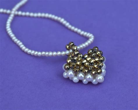 Collana Lunga Di Perle Piccole Con Cuore Tessuto Di Perle Ed Ematite