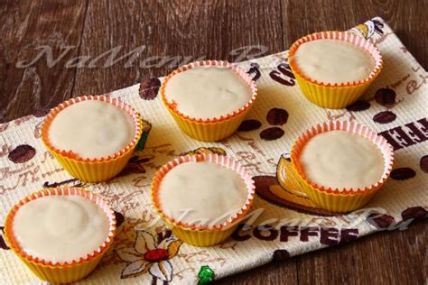 Кексы со сгущенкой внутри, рецепт с фото в силиконовых формочках