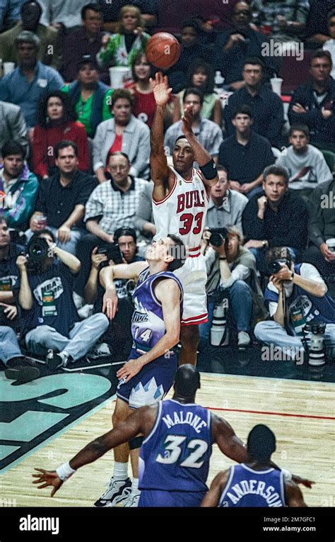 Scottie Pippen Chicago Bulls 1997 Hi Res Stock Photography And Images