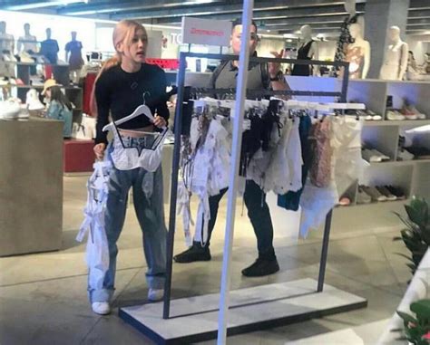 Ros Shopping For Lingerie R Blackpinkfap