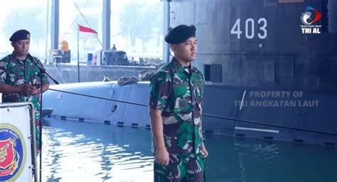 10 Potret Kapal Selam KRI Alugoro 405