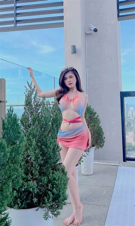Top ảnh hotgirl Bạch Huyền Trang bikini đẹp sexy cực hot