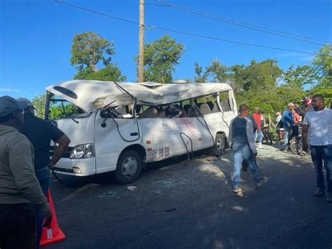 Varias Personas Muertas Tras Accidente Entre Autob S Escolar Y Patana