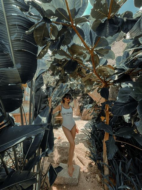 Lệ Quyên tung ảnh bikini khiến bạn bè ngất ngây trước thân hình sexy tuổi 40