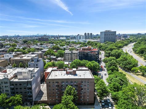 Pelham parkway bronx construction is causing massive traffic delays 3