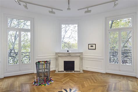 Joseph Asghar → Modern Art: Place de l’Alma