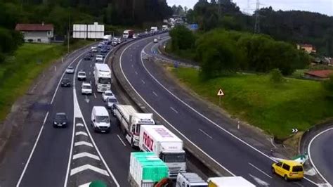 Retenciones En La AP 9 Hacia Vigo Tras Un Accidente Entre Dos Camiones