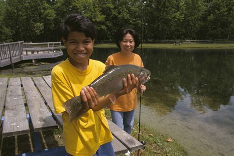 Free picture: son, trout, fish, caught, mother, stads, proudly, lake