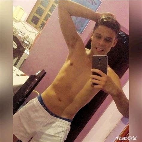 Em Udio Vazado Cantor Gospel Revela Que Gay Metr Poles