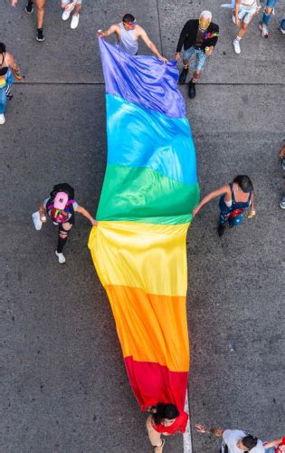 메데인 프라이드 2025 퍼레이드 경로 및 날짜 Travel Gay