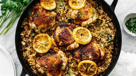 Easy & Healthy Skillet Chicken & Rice Recipe - DIY Joy