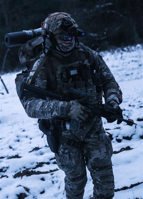 Operative from Romanian 51st Special Operations Battalion moving