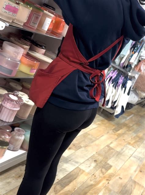 Sexy Latina Worker In Black Leggings Spandex Leggings Yoga Pants Forum