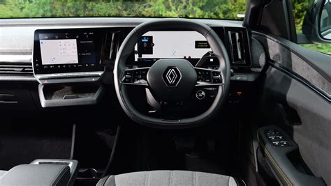 Renault Megane E-Tech review: interior, dashboard & infotainment | DrivingElectric