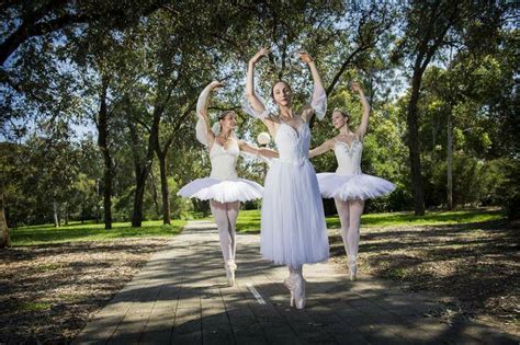 Australian Ballet dancers take to the park | The Canberra Times | Canberra, ACT