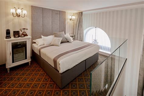 The Stepmom-Hotel-Bed Mystery: Uncovered! Image 5