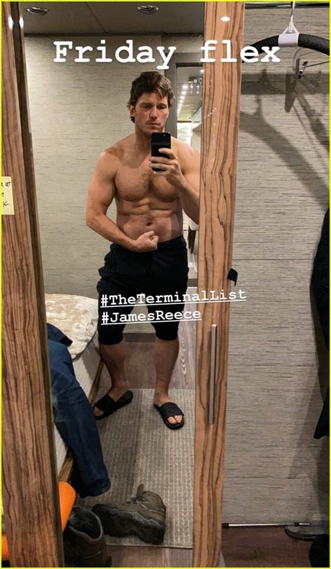 Chris Pratt Flexes His Abs In Hot New Shirtless Selfie Photo Chris Pratt Shirtless