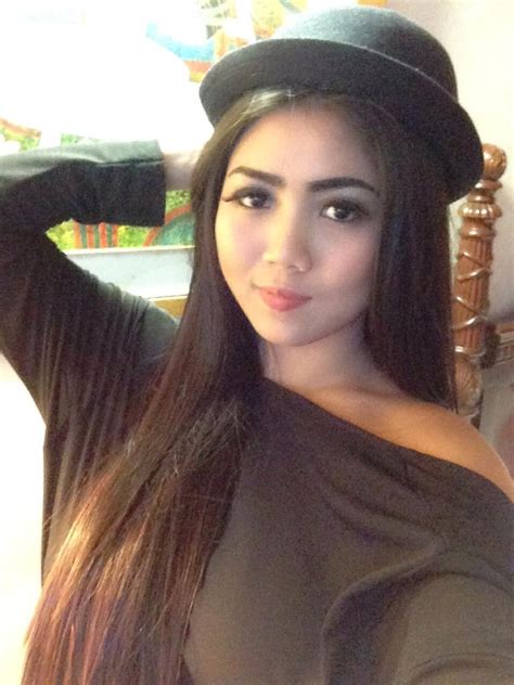 Koleksi Foto Hot Dan Seksi Angelina Pinky Aka Rully Angelina MALAYA PICT