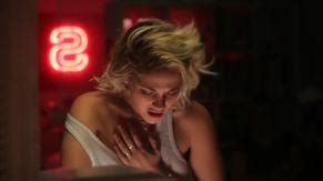 UN JOUR DE LUCIDITE NUDE SCENES AZNude