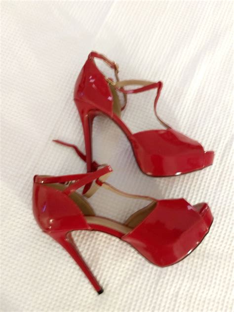 Cdzinha Crossdresser Curtindo Lingerie Vermelha