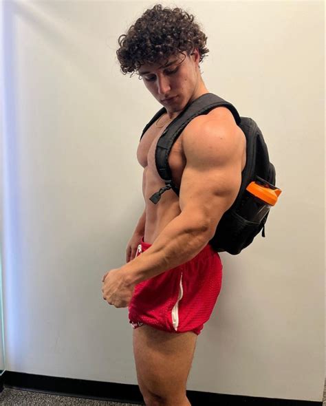 Buff Guys Man Anatomy Men In Tight Pants Fitness Inspiration Body Speedos Gay Ass Big