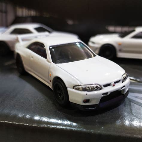 Hot Wheels Premium Car Culture Nissan Garage Box Set Skyline R BNR Shopee Malaysia