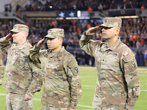 DVIDS Images Chicago Bears NFL Salute To Service Game Hosts Army