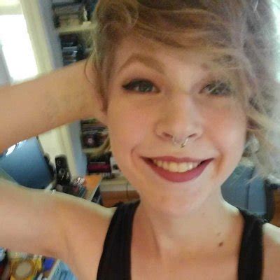 Alice Gay MissieWitchie Twitter