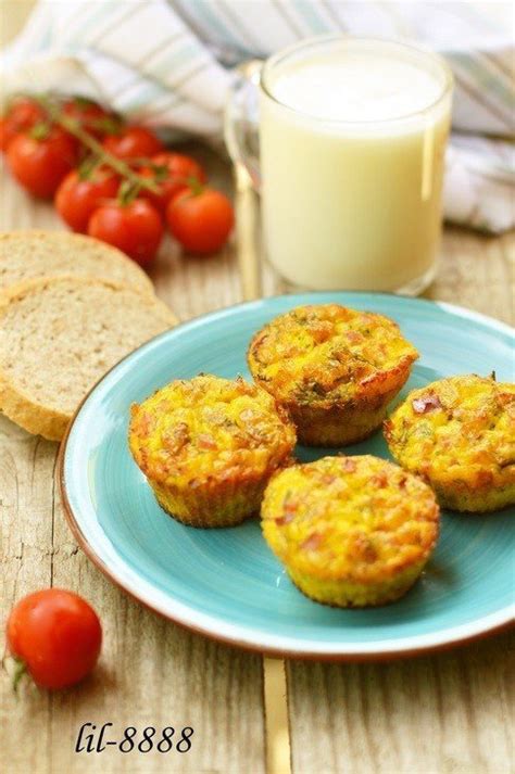 Мини-омлеты с ветчиной Ингредиенты: Яйцо - 2 шт. Луковица - 1 шт ...