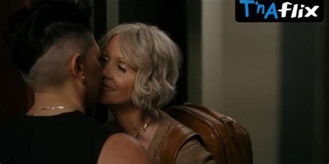 Cynthia Nixon Lesbian Scene In And Just Like That Tnaflix