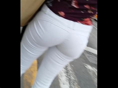 Rico Culo En Parada De Bus XVIDEOS