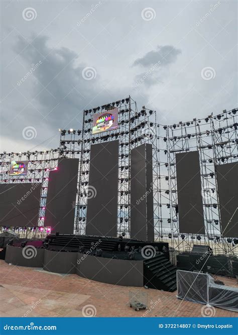 Led Screen Installation And Calibration For Event Stage Setup, Panel