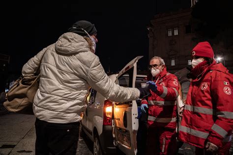 Roma Senza Dimora Valastro Inaccettabile Morire Di Freddo Croce