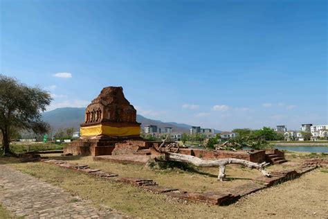 Wat Klang Nam: Ancient Chiang Mai's Secret Island Temple - Paths Unwritten