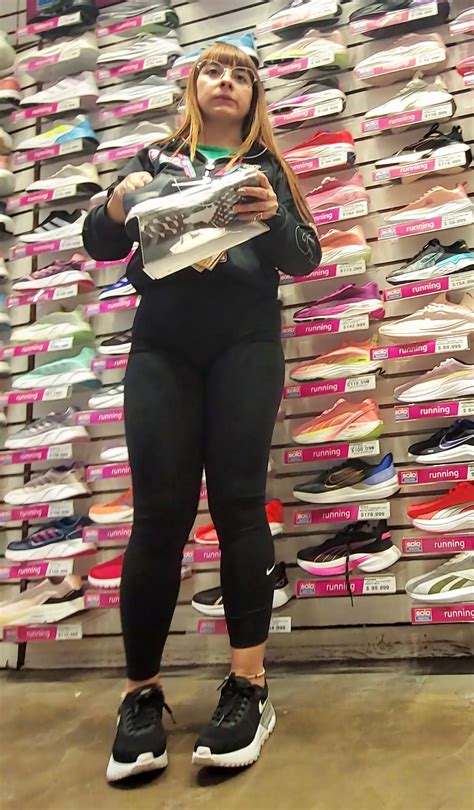 Brunette Round Ass Oc Spandex Leggings Yoga Pants Forum