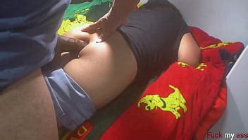 Esta Zorra Se Lo Pasa Bien Con Su Enorme Juguete Negro En El Culo Xvideos