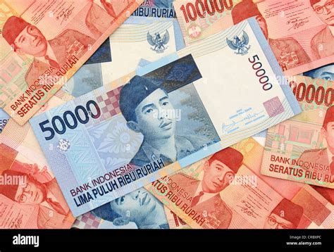 100000 and 50000 Indian rupees banknotes Stock Photo - Alamy