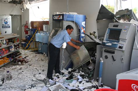 G Quadrilha Explode Caixa Eletr Nico Em Natal Not Cias Em Brasil