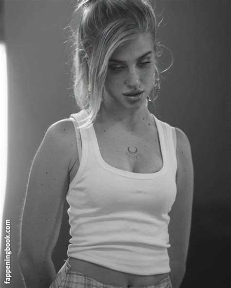 Samantha OT Eelliiizzaabbeeetthh Nude OnlyFans Leaks Fappening FappeningBook