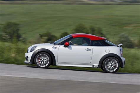 MINI Announces 2012 Cooper Coupe UK Pricing - autoevolution