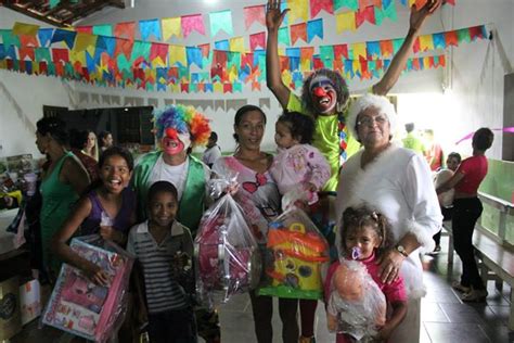 Hospital De Brinquedos Realiza Doa O Para Crian As De Arax Minas No