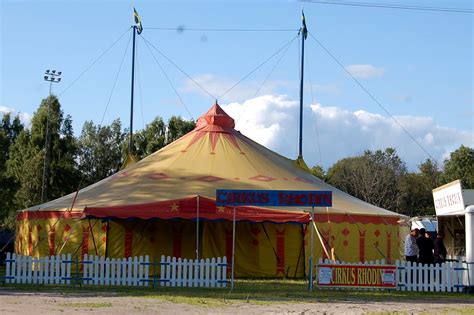 Cirkus Rhodin 2015 - Sveriges Magi-Arkiv